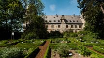 Staudenbörse am Sonntag, 28. April von 11 – 17 Uhr an der Wewelsburg